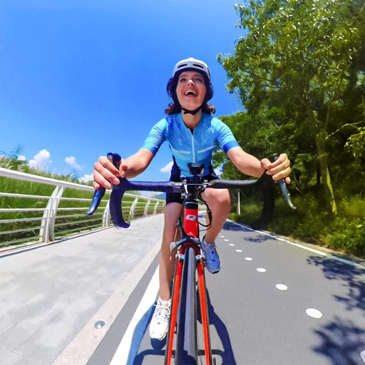 Third-Person Bike Handlebar Mount